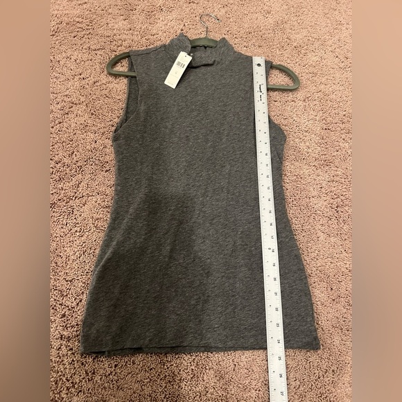 NWT new Anthropologie velvet graham & spencer sleeveless mock neck top gray med - Picture 8 of 14